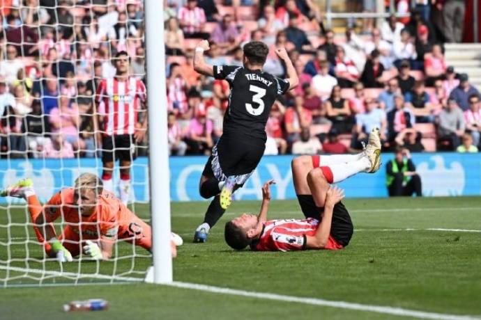 南安普顿惊艳表现，成为英超联赛夺冠黑马的简单介绍