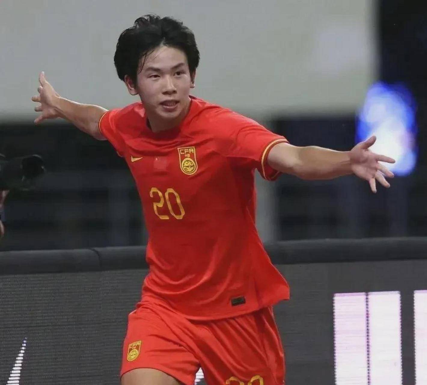 西亚劲旅受挫，中国球队砥砺前行