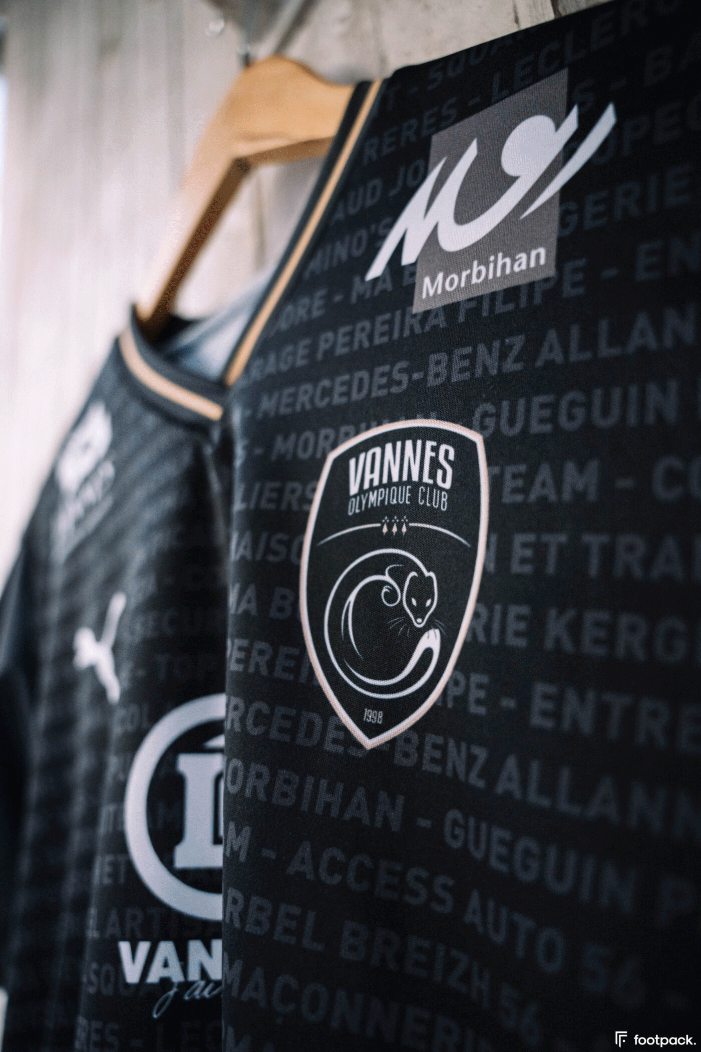 法国联赛争夺激烈，球队斗志高昂！