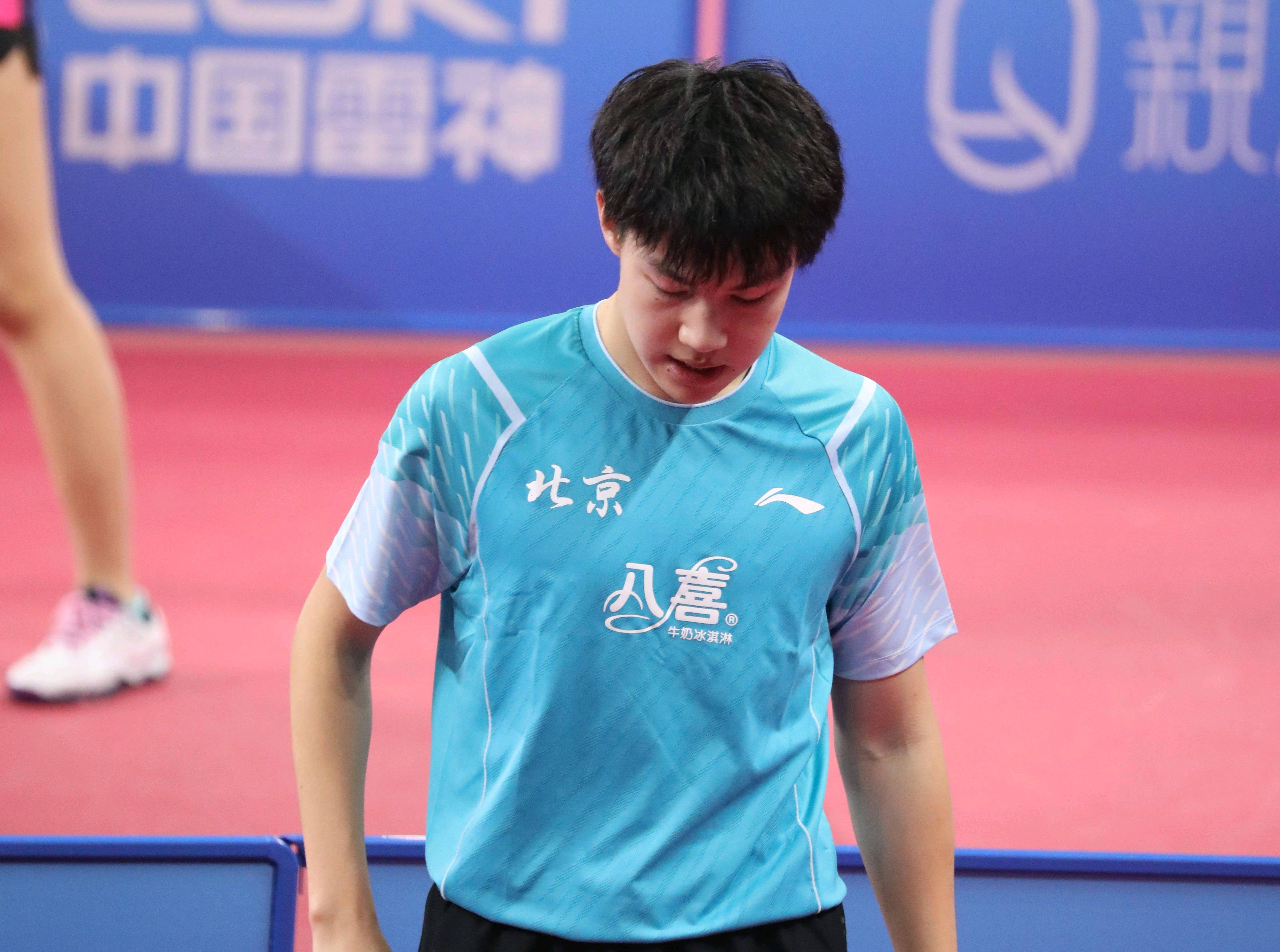 被看好的球队大比分获胜,积分领先优势拉大 被看好的球队大比分获胜,积分领先优势拉大