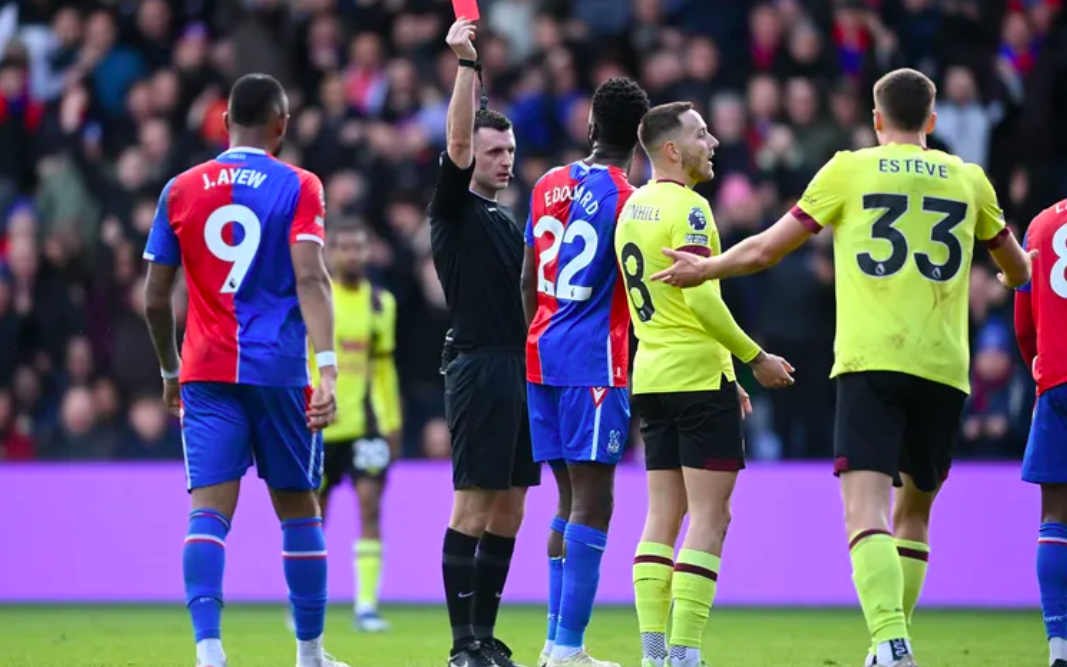 英超阿斯顿维拉大胜伯恩利，逼近前四的简单介绍