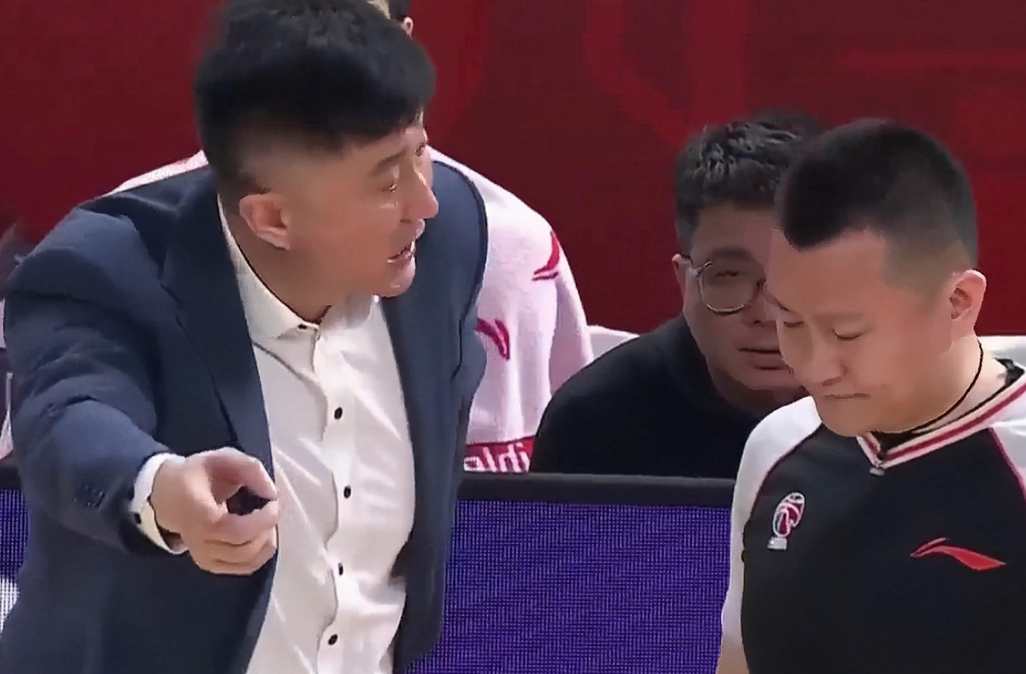 广东男篮主教练言语振奋,球队欲冲击冠军的简单介绍 广东男篮主教练言语振奋,球队欲冲击冠军的简单介绍