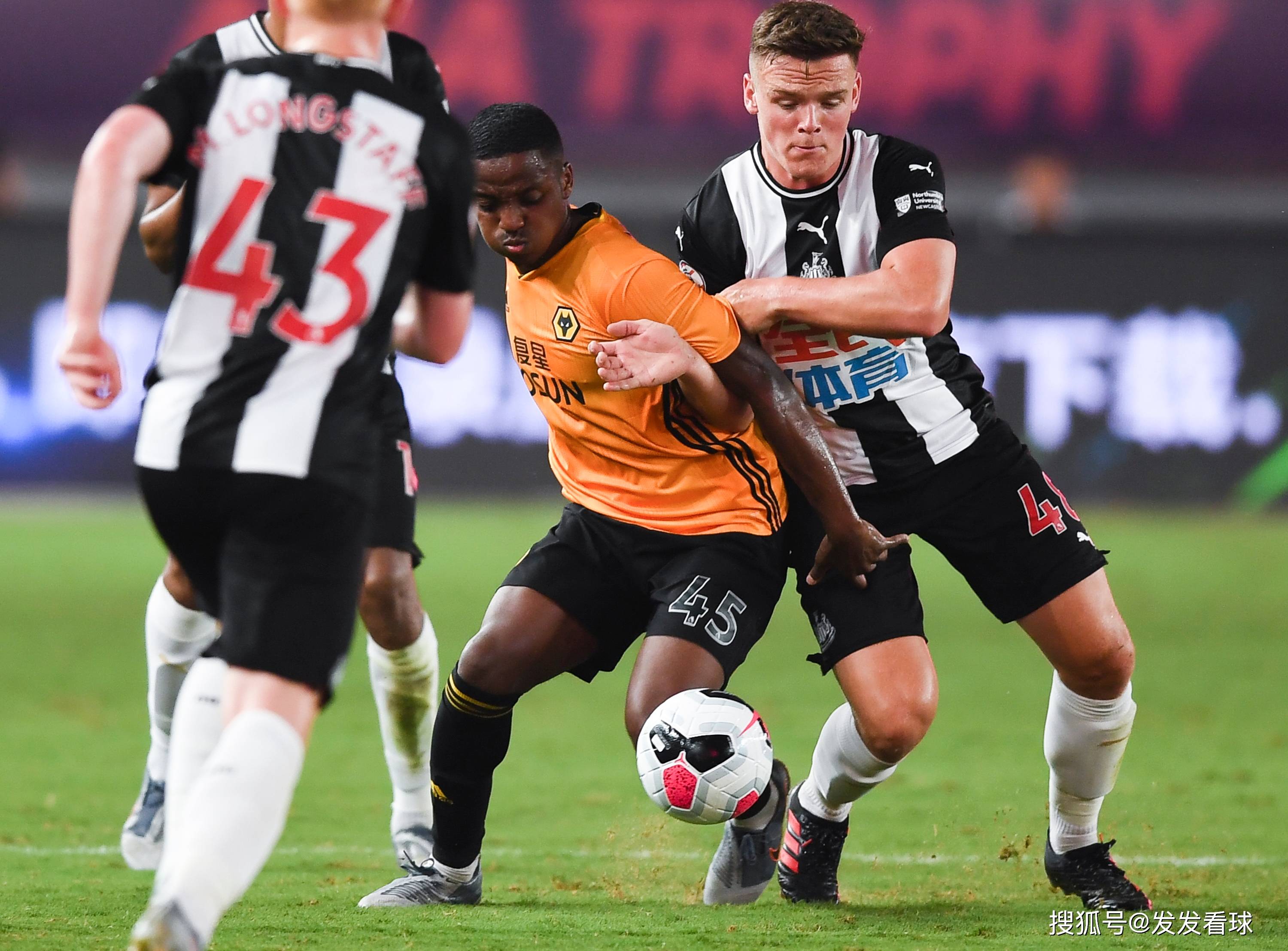 纽卡斯尔联新帅面对保级压力的简单介绍