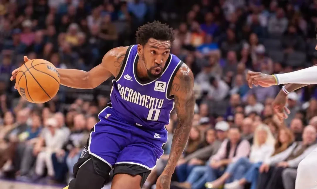 火箭惜败独行侠，系列赛被扳平