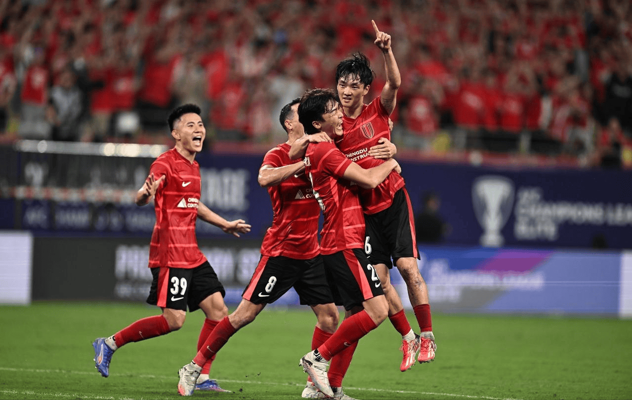 包含2021赛季亚冠联赛即将开始，中超四支球队举起中国球队希望旗帜。的词条