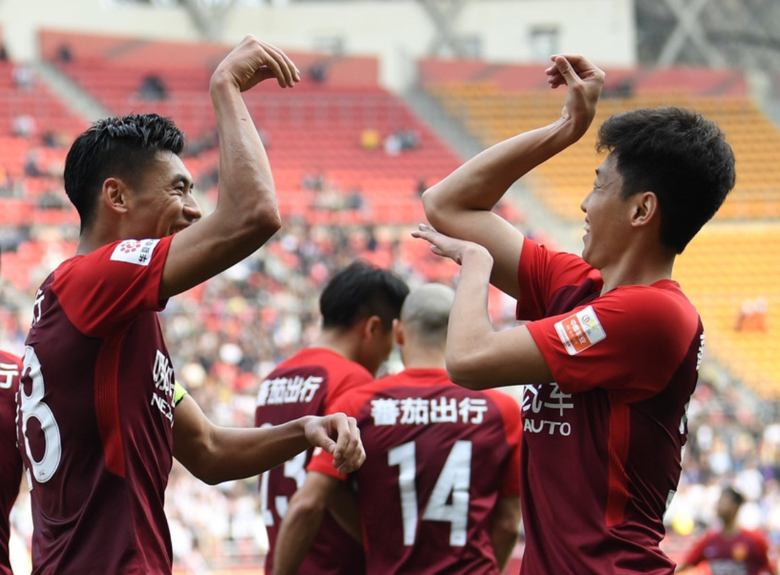 广州恒大2-2上港，积分榜上仍领跑的简单介绍